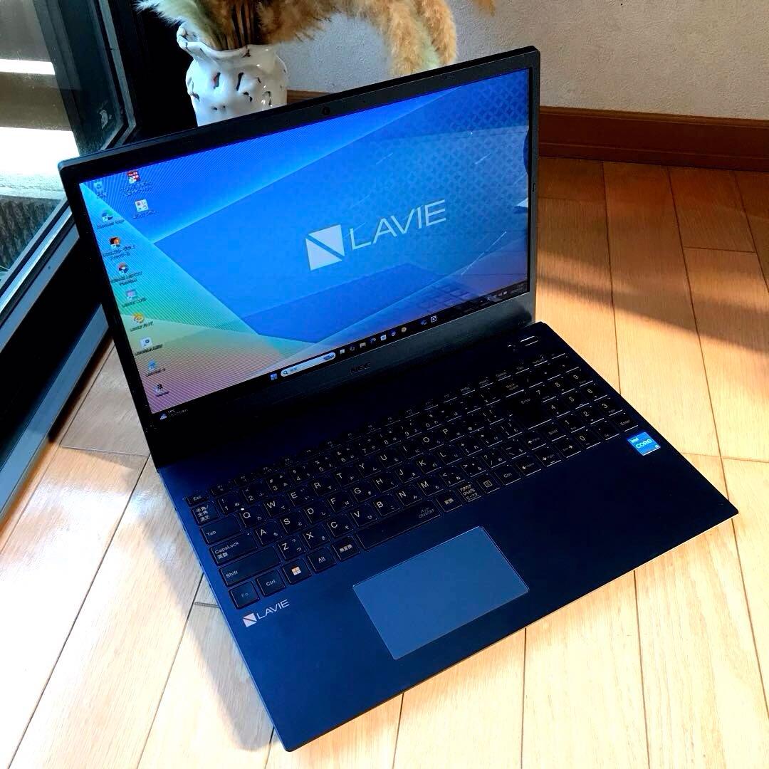 美品NEC LaVie N1535/GAL【2023年製】 office