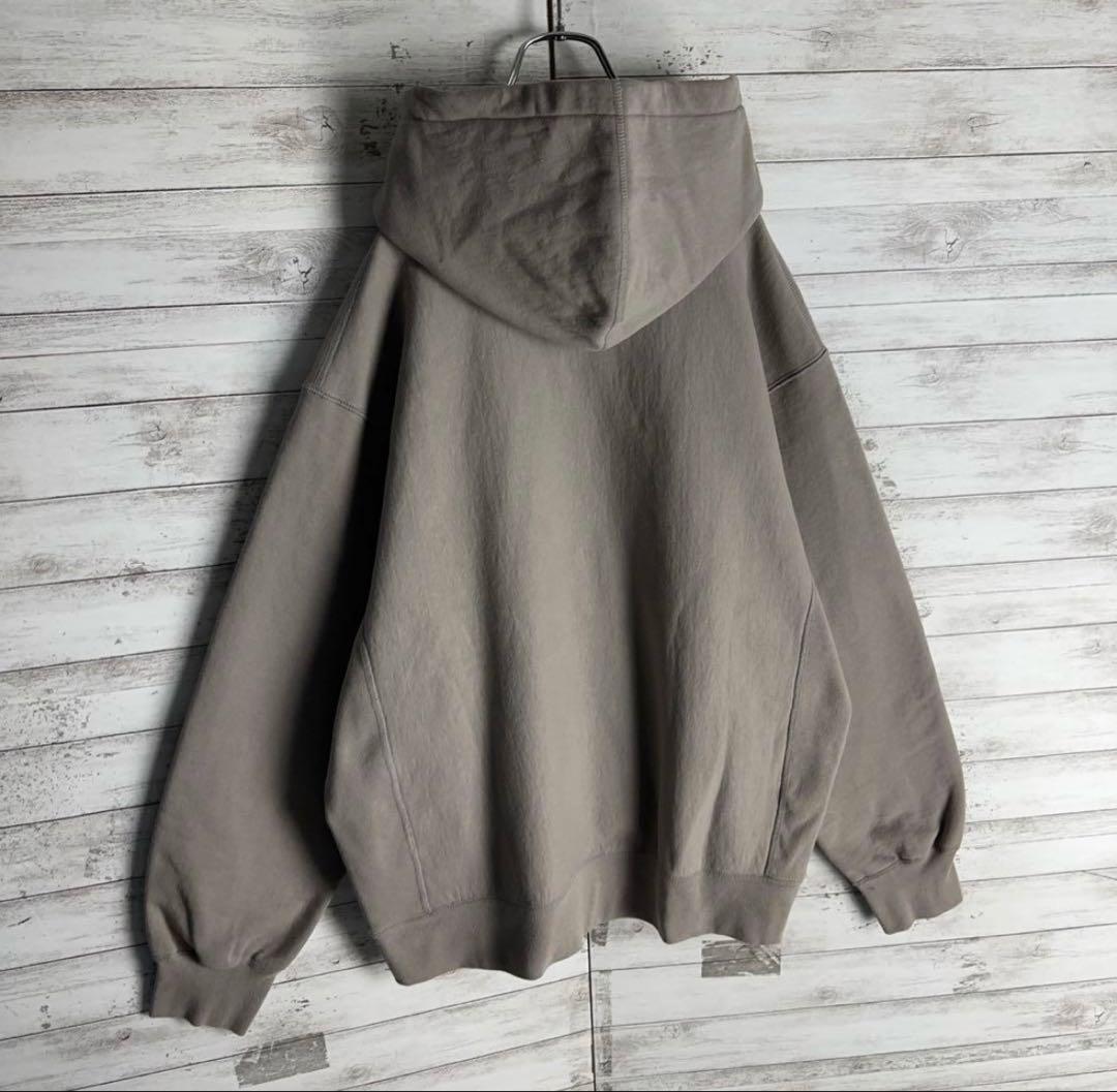 シュプリームBOXロゴ定番カラーパーカー