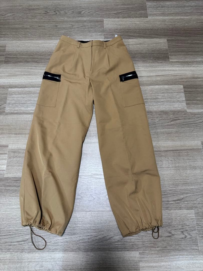 新品　タグ付き　未使用　ランバン　蓄熱　ゴルフ　ベージュ　パンツ サイズ40