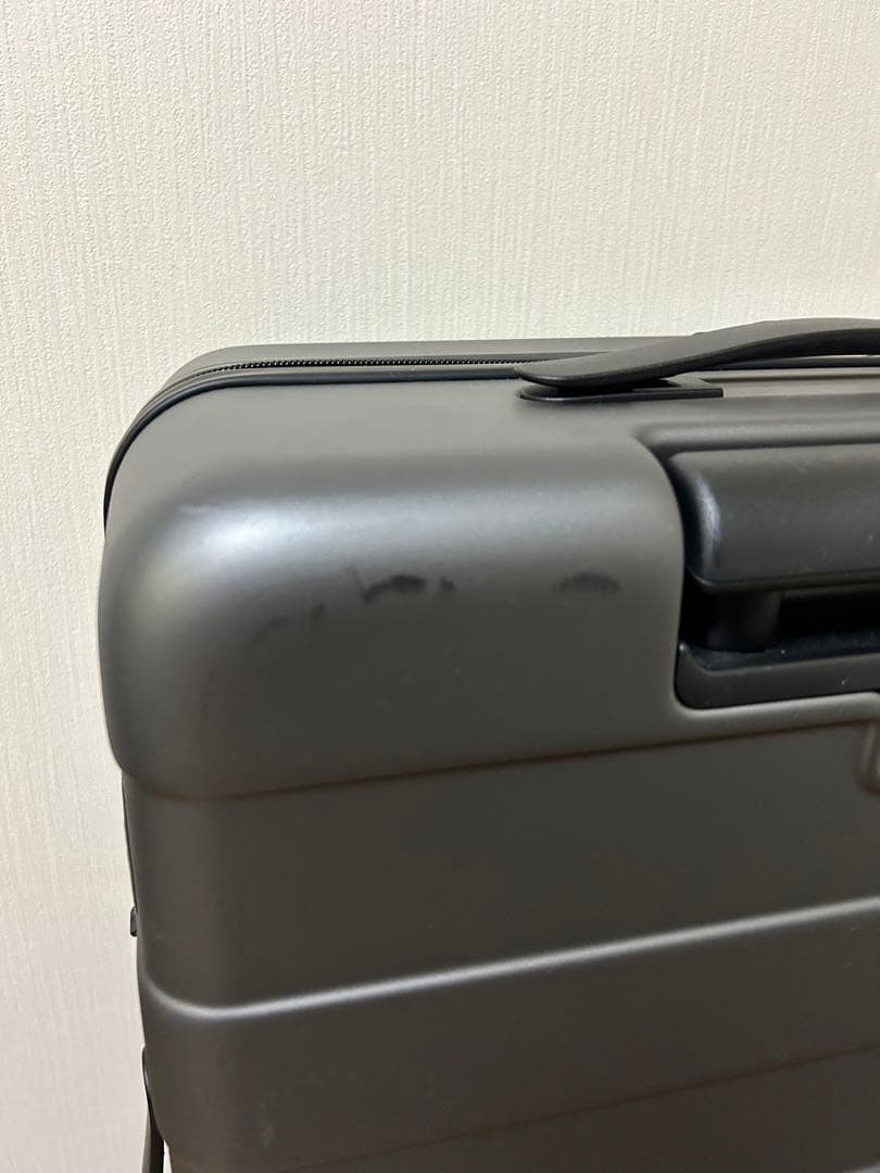 【無印良品】バーを自由に調節できる　ハードキャリーケース（７５Ｌ）