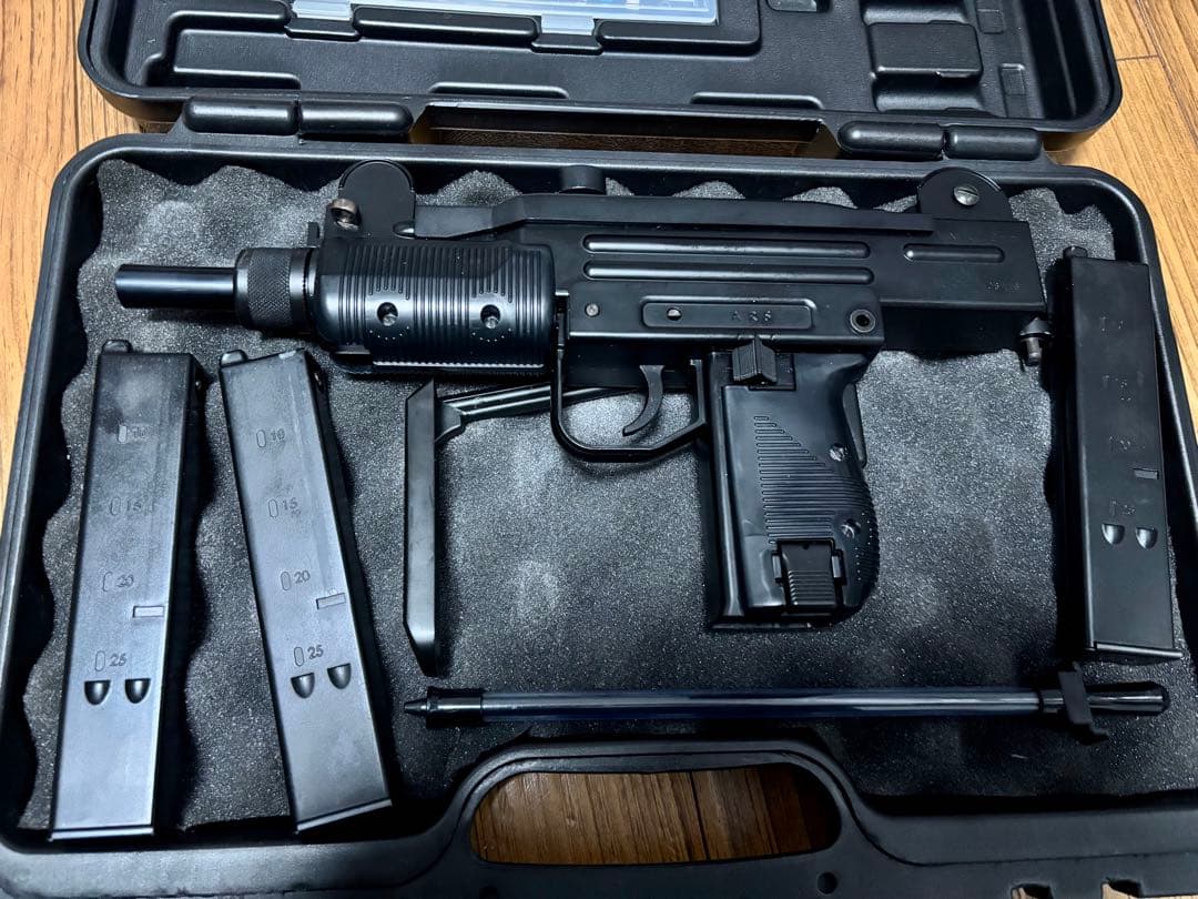 ト*コ様 wa mini uzi ガスブローバック　マガジン3個付き