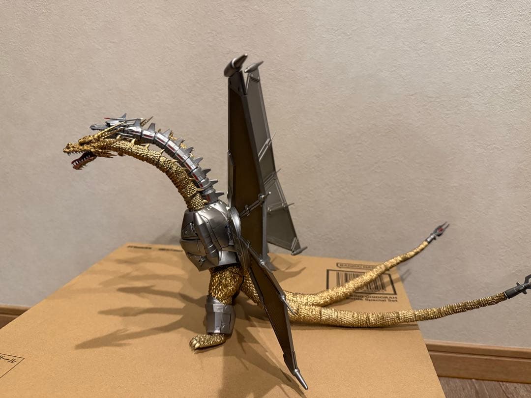 S.H.MonsterArtsメカキングギドラ 新宿決戦 Special Set