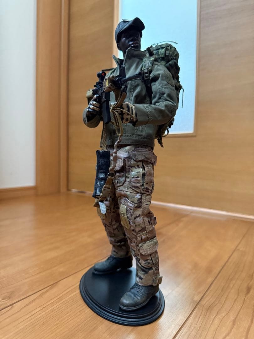 ホットトイズ 系 1/6 B-BOY ギャング ミリタリー スタンド付き