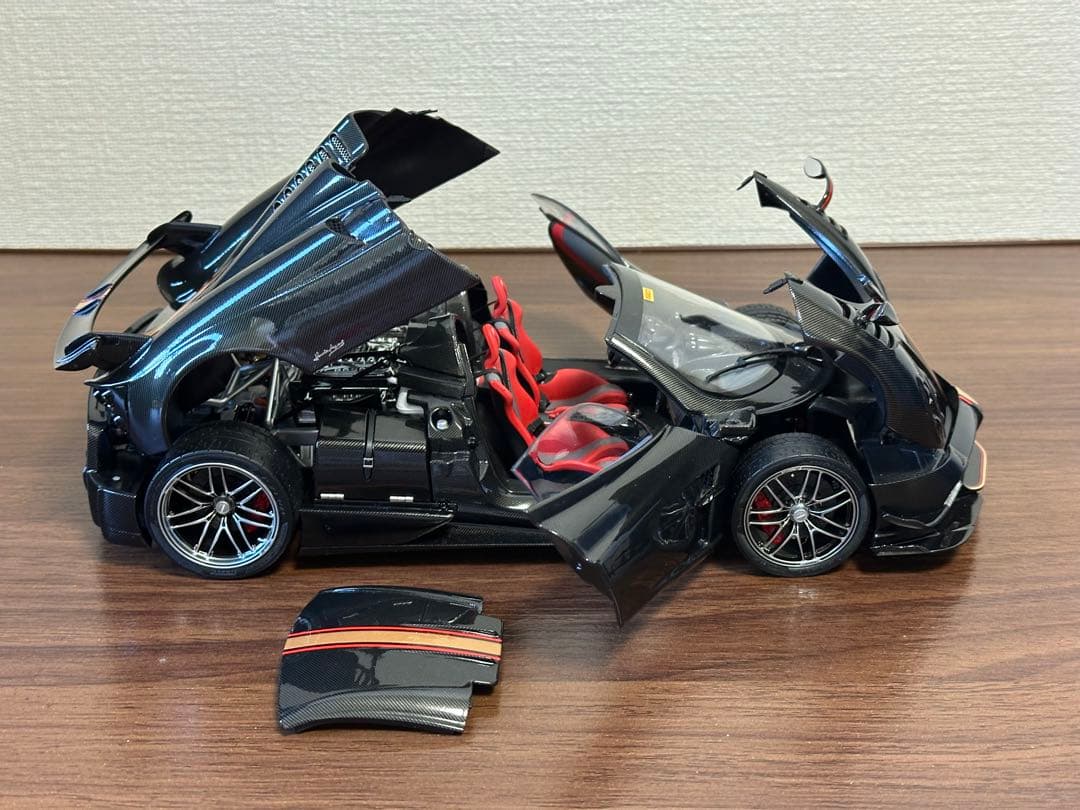 1/18 LCD Pagani Huayra パガーニウアイラBC Carbon