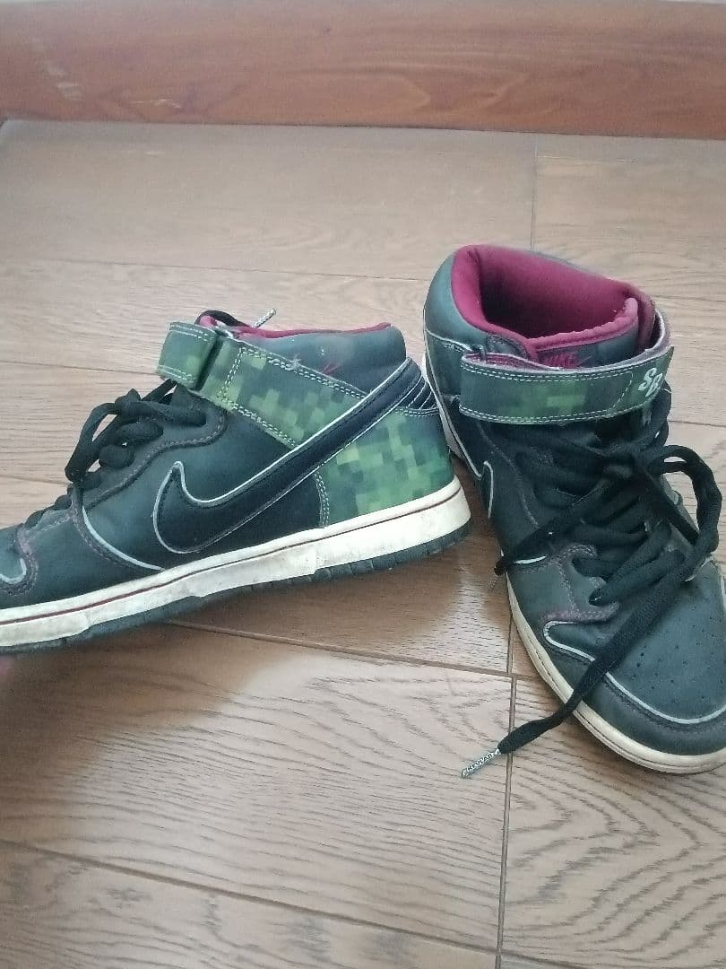 Nike SB Dunk High ブラック/カモフラージュ