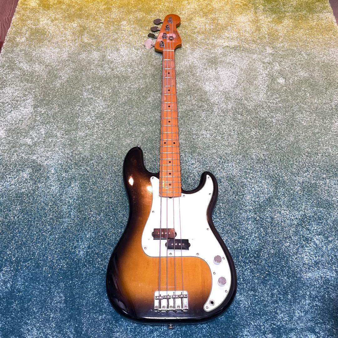 Fender Japan ベース(ケース付)