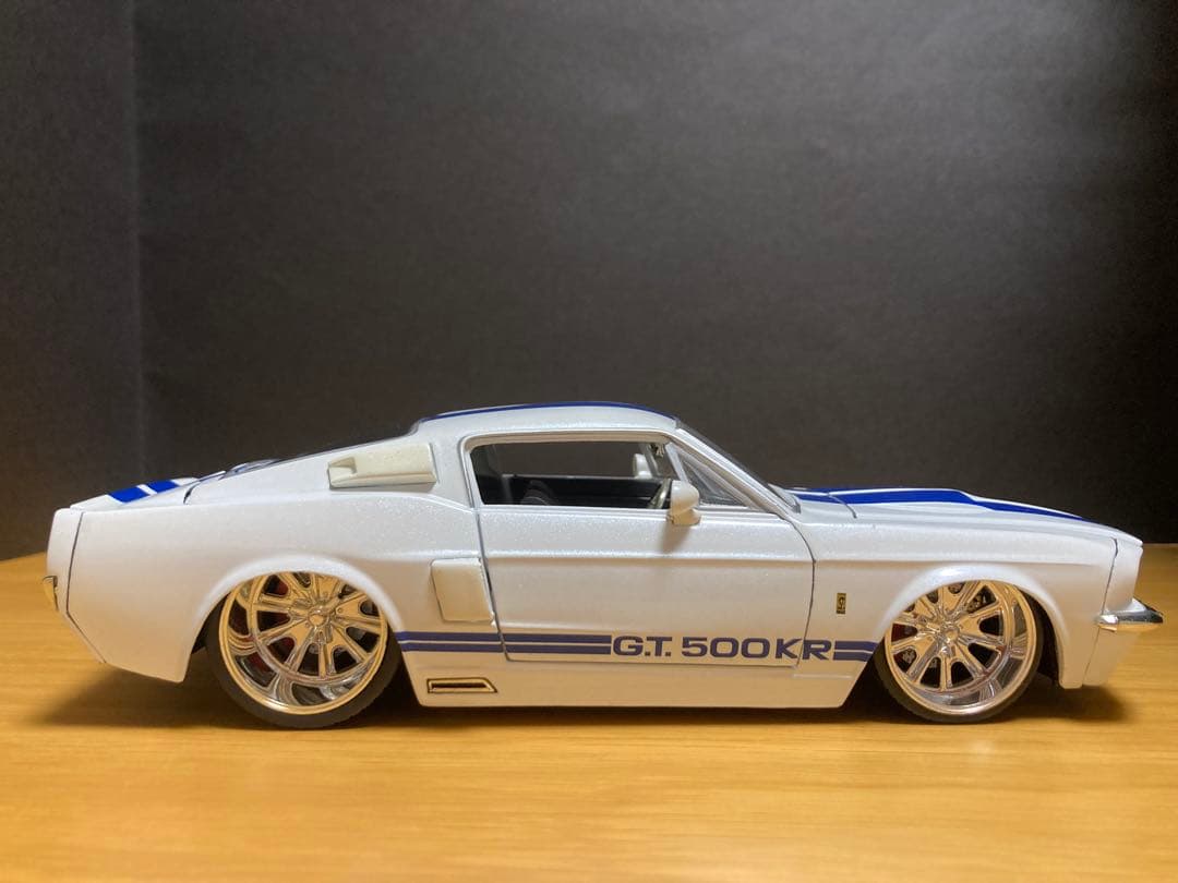 シェルビーGT500エレノア 1/18 と シェルビーGT-500 1/24