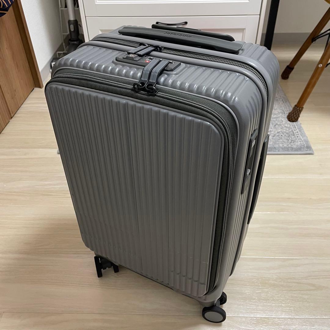 イノベータースーツケース　inv50 38ℓ 機内持ち込み
