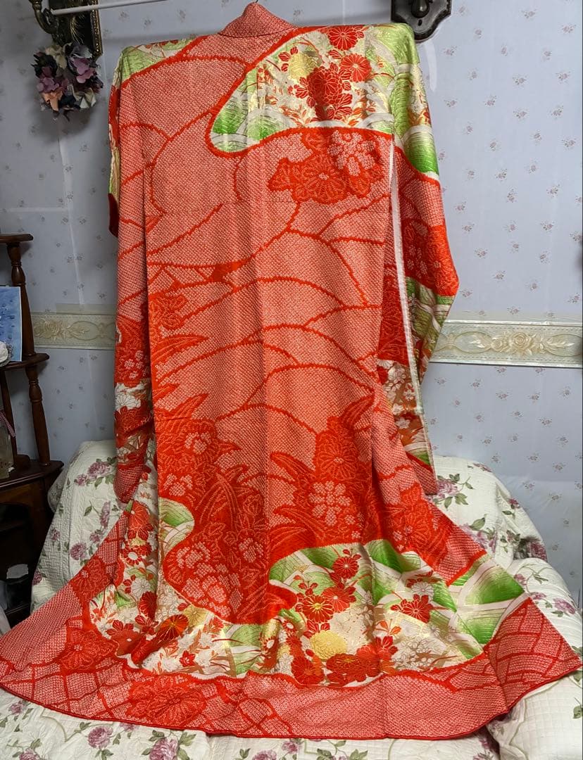 豪華振袖 駒刺繍 絞り 草花紋 正絹 逸品