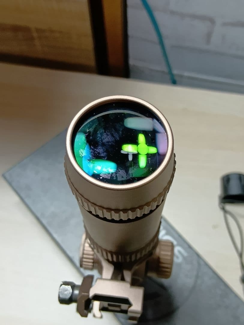 え*ュ様 Vector Optics Forester 1-5x24 Coyot