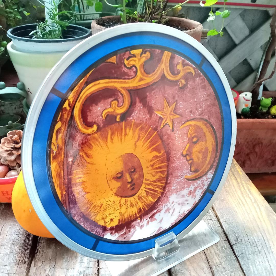 ニューヨーク メトロポリタン美術館ステンドグラス 太陽と月 グラスマスターズ社