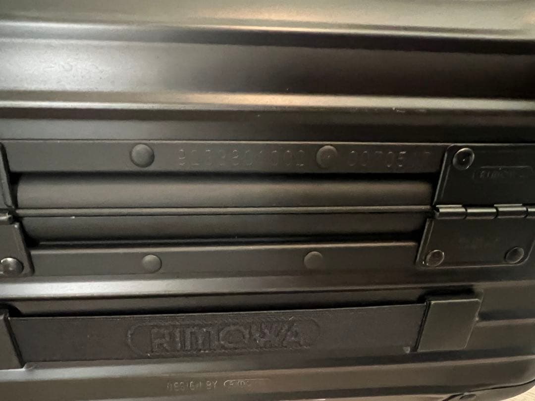 RIMOWA リモワ　トパーズ　ステルスビューティーケース　11L 黒