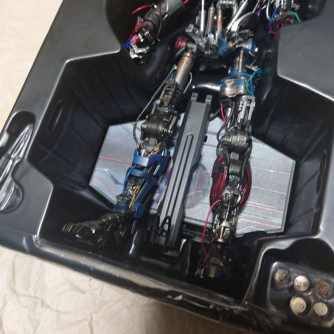 ホットトイズ　ウルトロン　アベンジャーズ　エイジ・オブ・ウルトロン　フィギュア