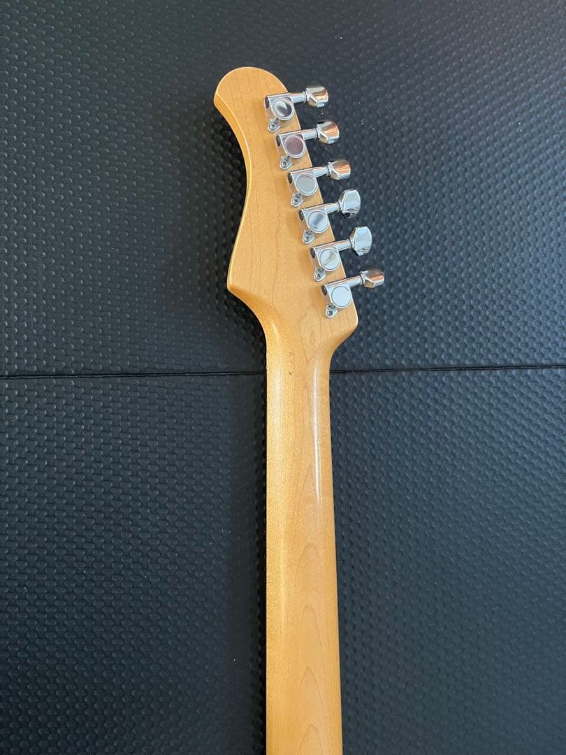 Bacchus global series ストラトタイプ