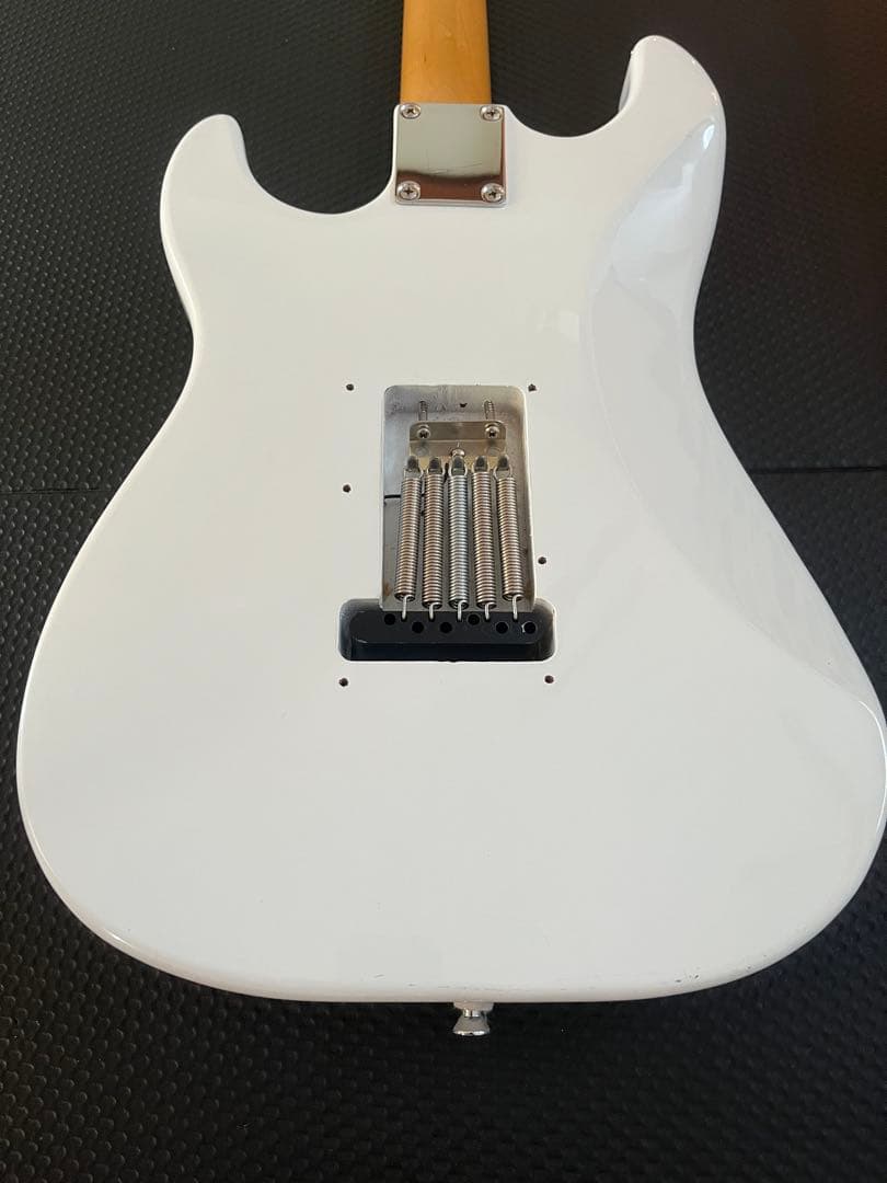 Bacchus global series ストラトタイプ