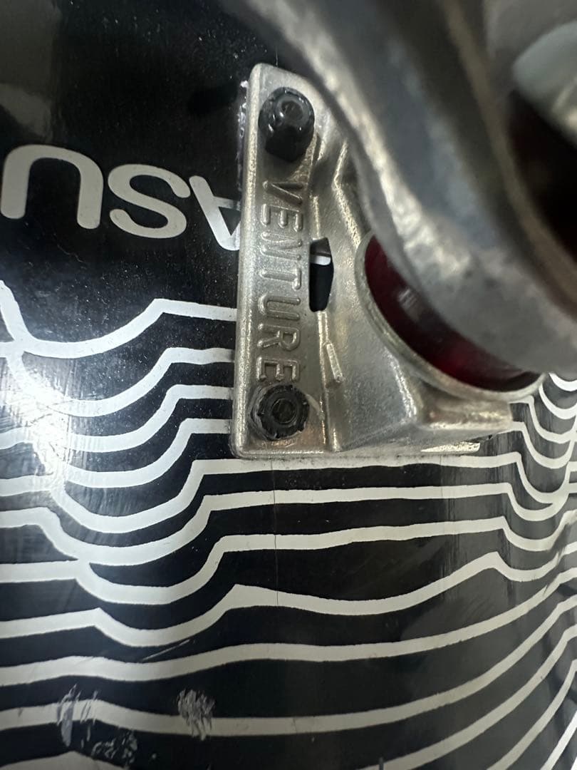 supreme コンプリートデッキ　ventureトラック