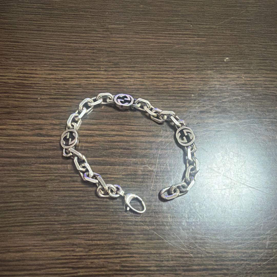 Gucci シルバー ロゴチェーンブレスレット 18cm