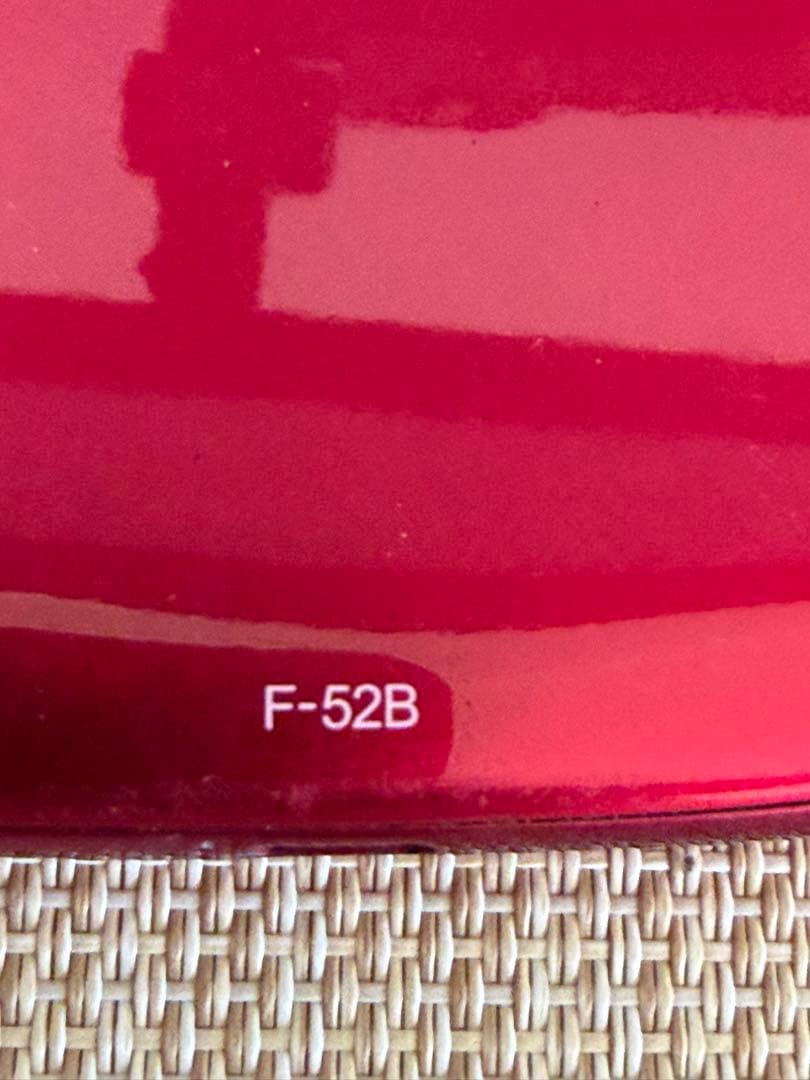 docomo F-52B レッド　部品取り専用　ジャンク