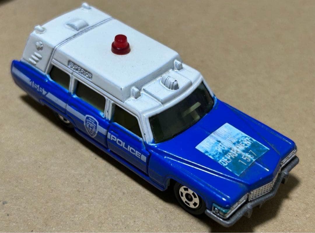 トミカ キャデラック 救急車 2台セット