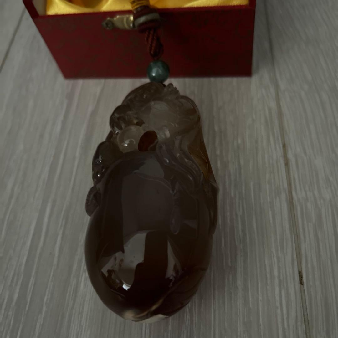 翡翠 獅子彫刻 専用ケース付き