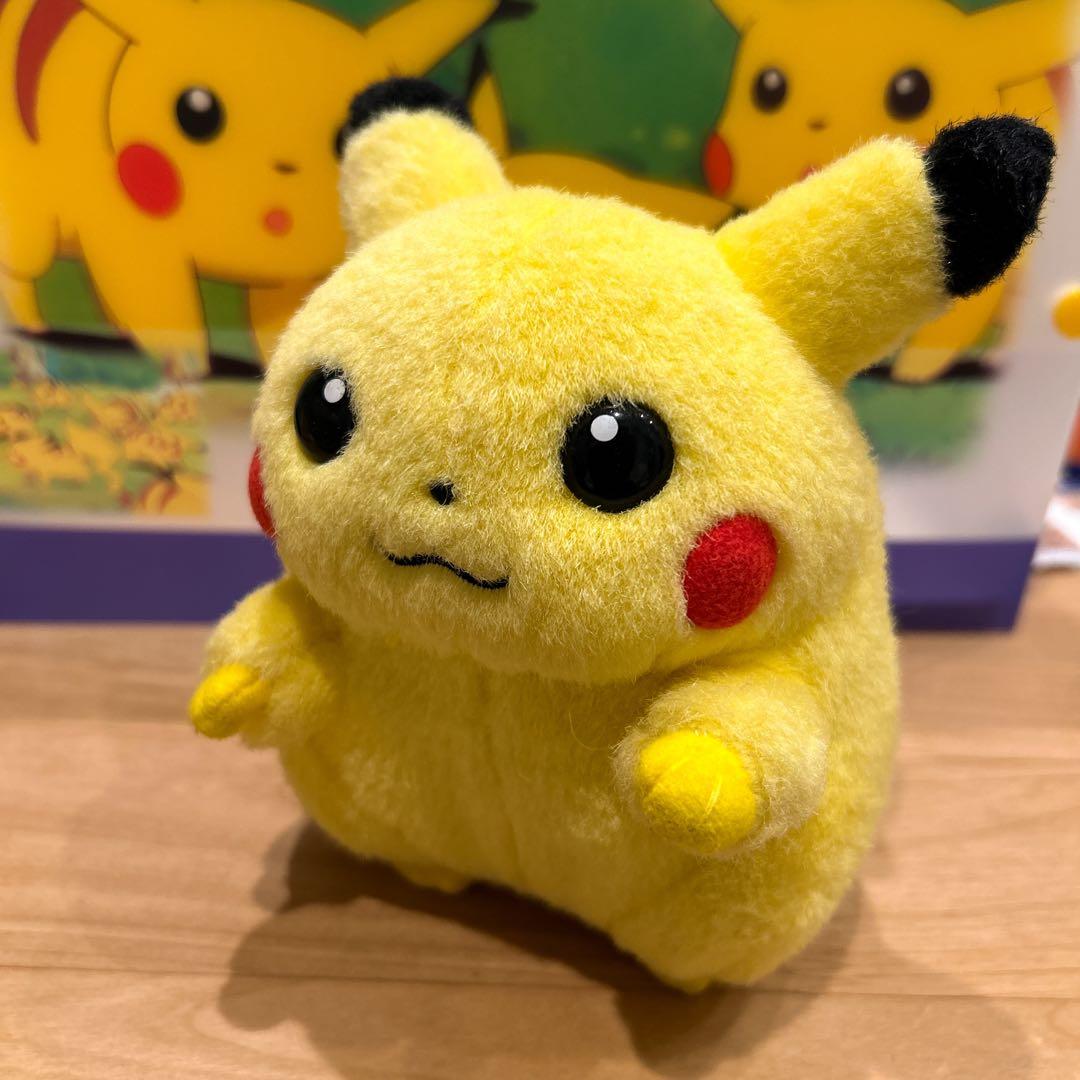 お顔可愛め　TOMY ピカチュウ ポケモン 初期 ぬいぐるみ
