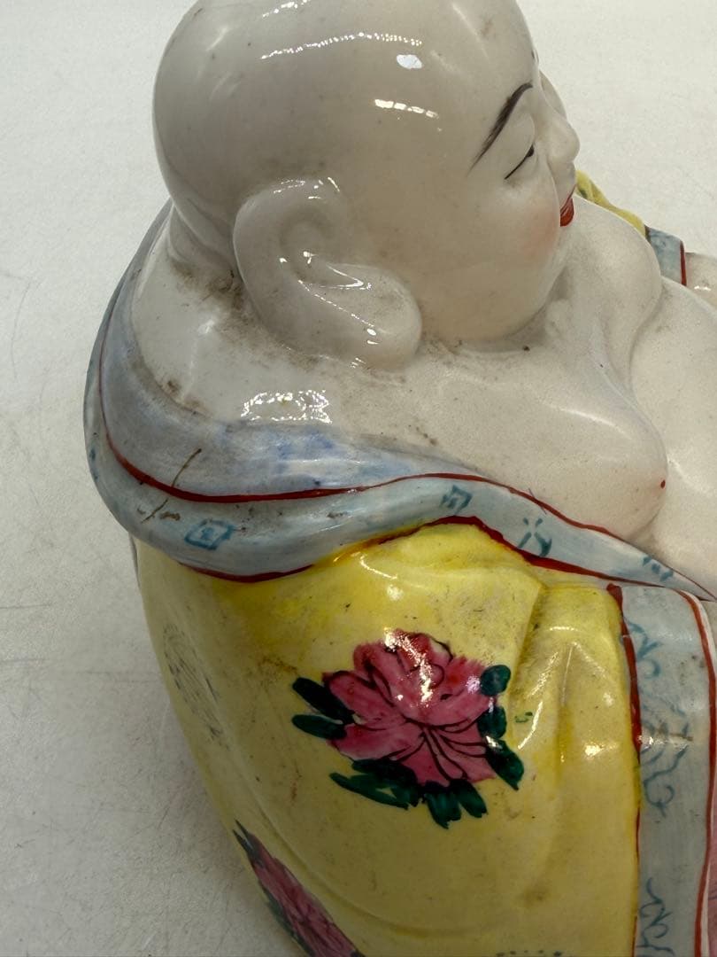中国　景徳鎮製　色絵彌勒像　送料込み251222