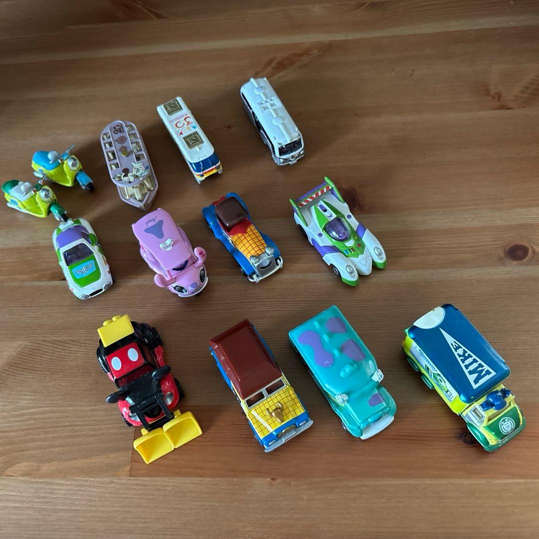 トミカ、カーズ、ディズニーまとめ売り65点