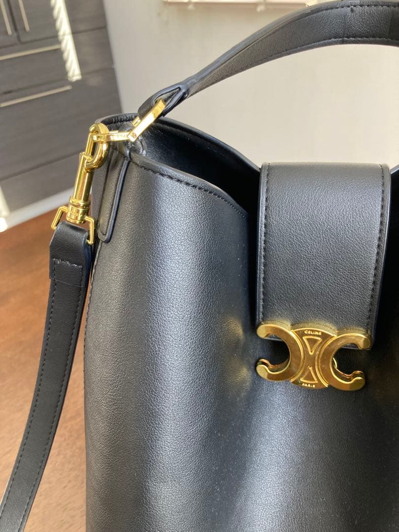 新品同様　レザー　本革　ブラック黒　ショルダーバッグハンド