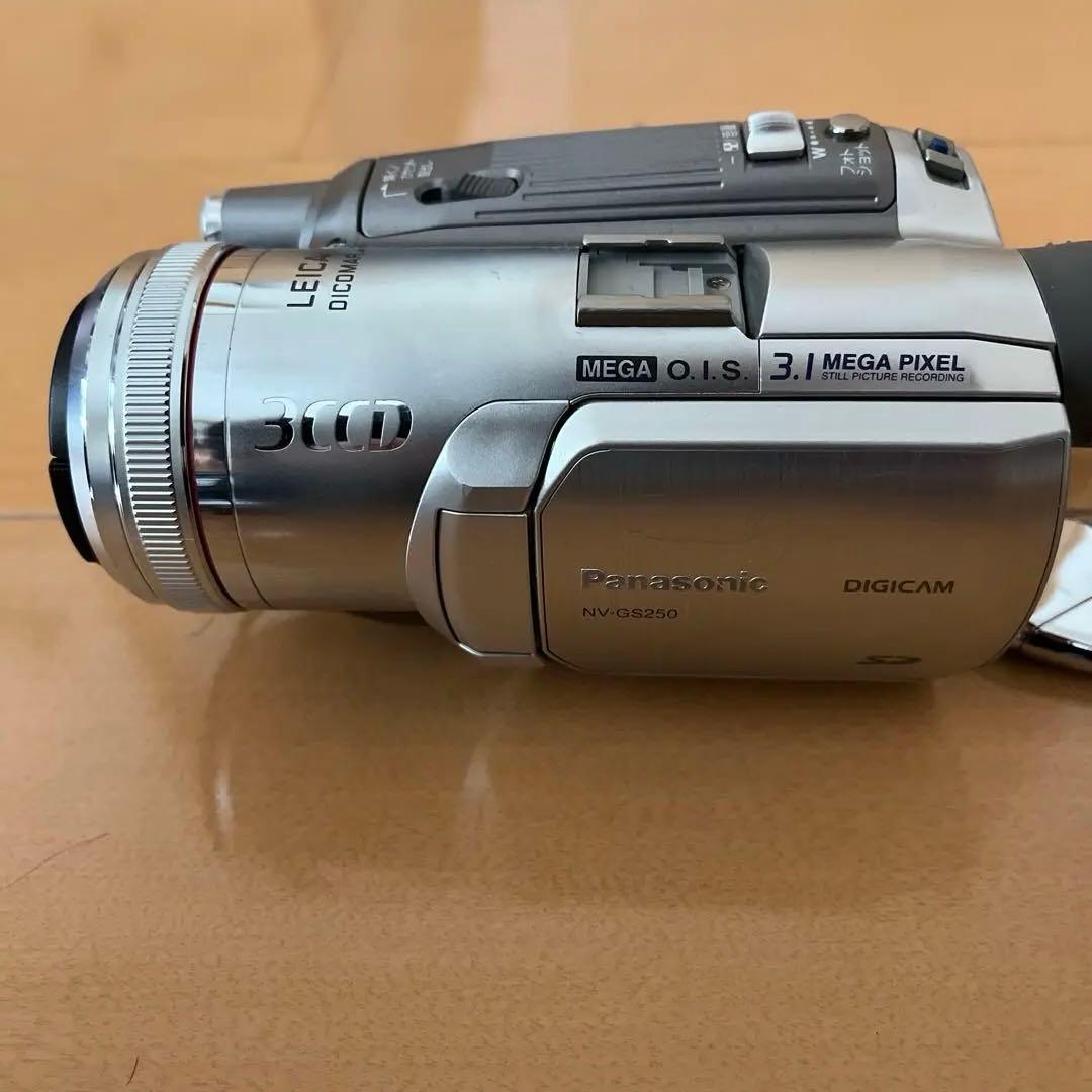 Panasonic NV-GS250 ビデオカメラ 3.1メガピクセル