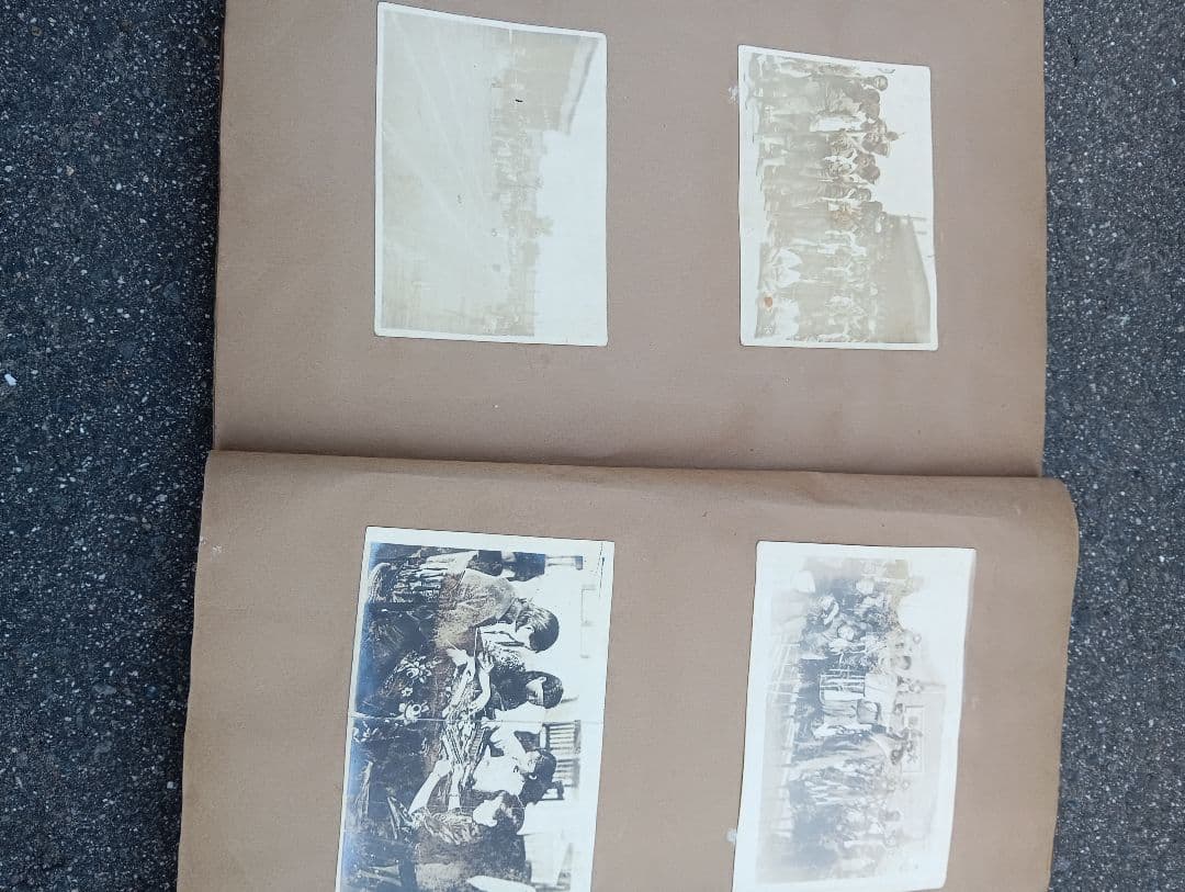 満州の古い写真８１枚、新聞の切抜２８枚が、貼り付け、建築　死体、自動車、戦闘機