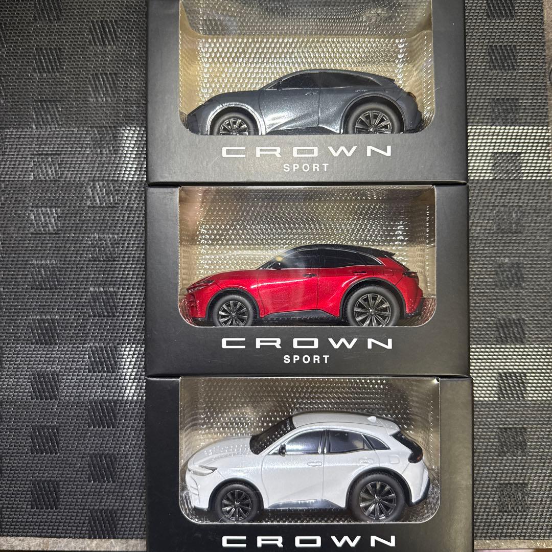 トヨタ　プルバックカー　クラウンスポーツ