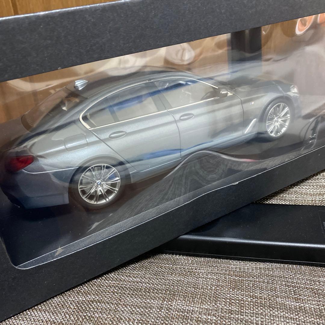 BMW 5シリーズ　1/18ミニカー