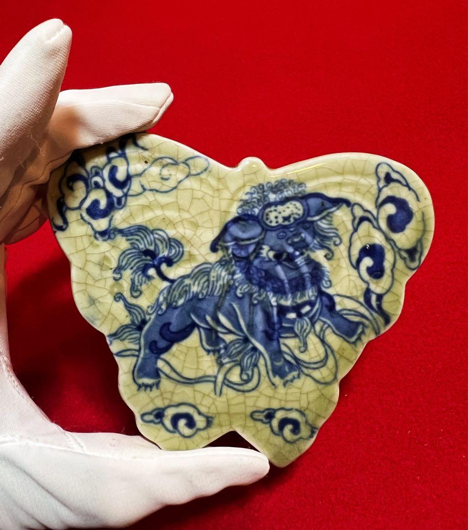 中国美術 古玩 道光年製 山水 人物 獅子紋樣春宫人物蝶々 蓋合 香合 小物入れ