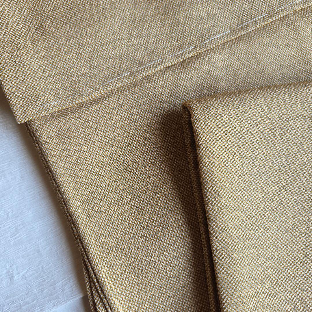 やわらかな榛色　行儀柄の江戸小紋