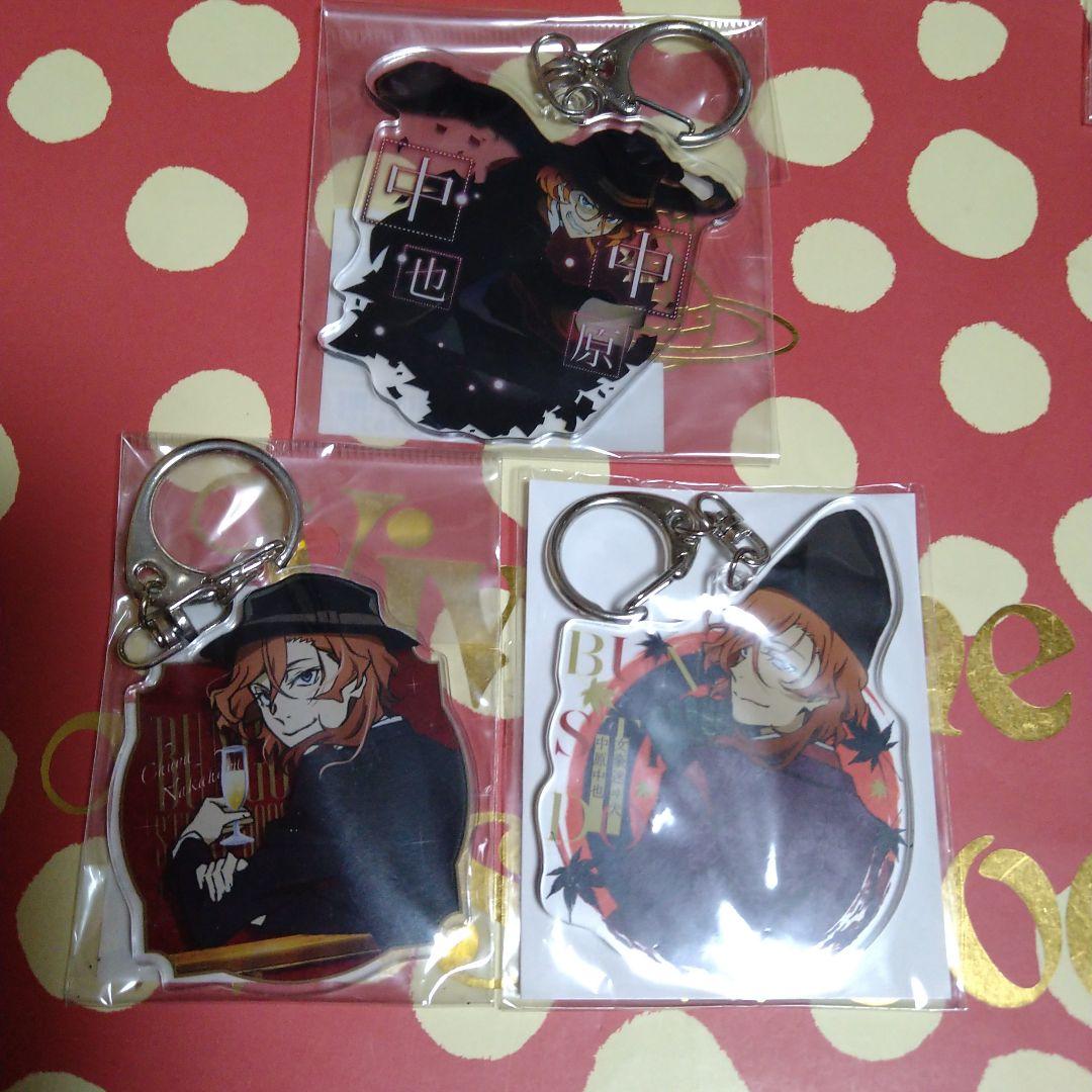 文豪ストレイドッグス　アクリルスタンド　缶バッチ　太宰治　中原中也