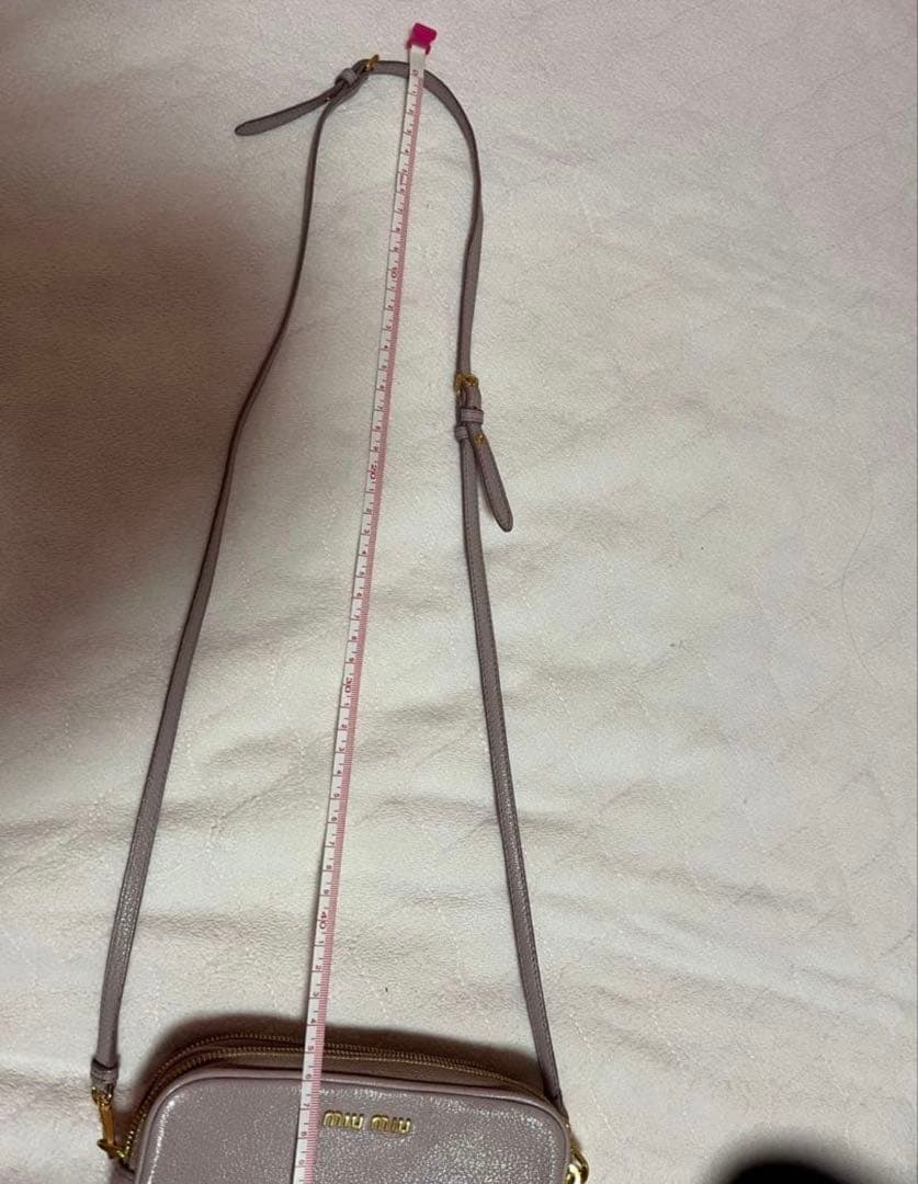 MIU MIU ミュウミュウ　 ピンク ショルダーバッグ　ポシェット