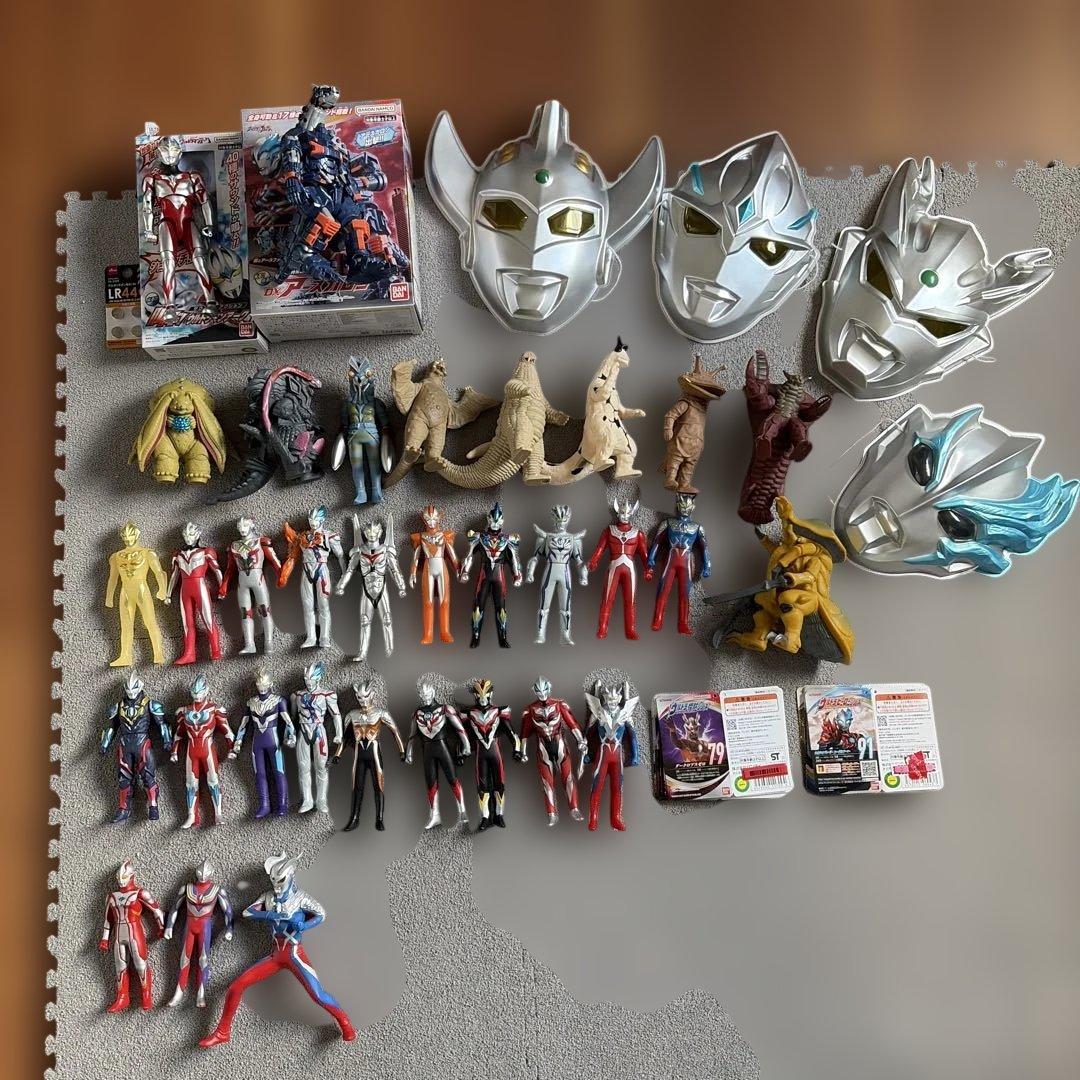 ウルトラマン ソフビ（カード付き）・フィギュア・お面セット