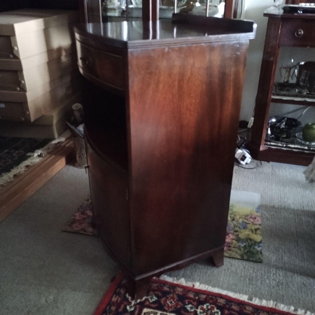 アンティーク　サイドキャビネット