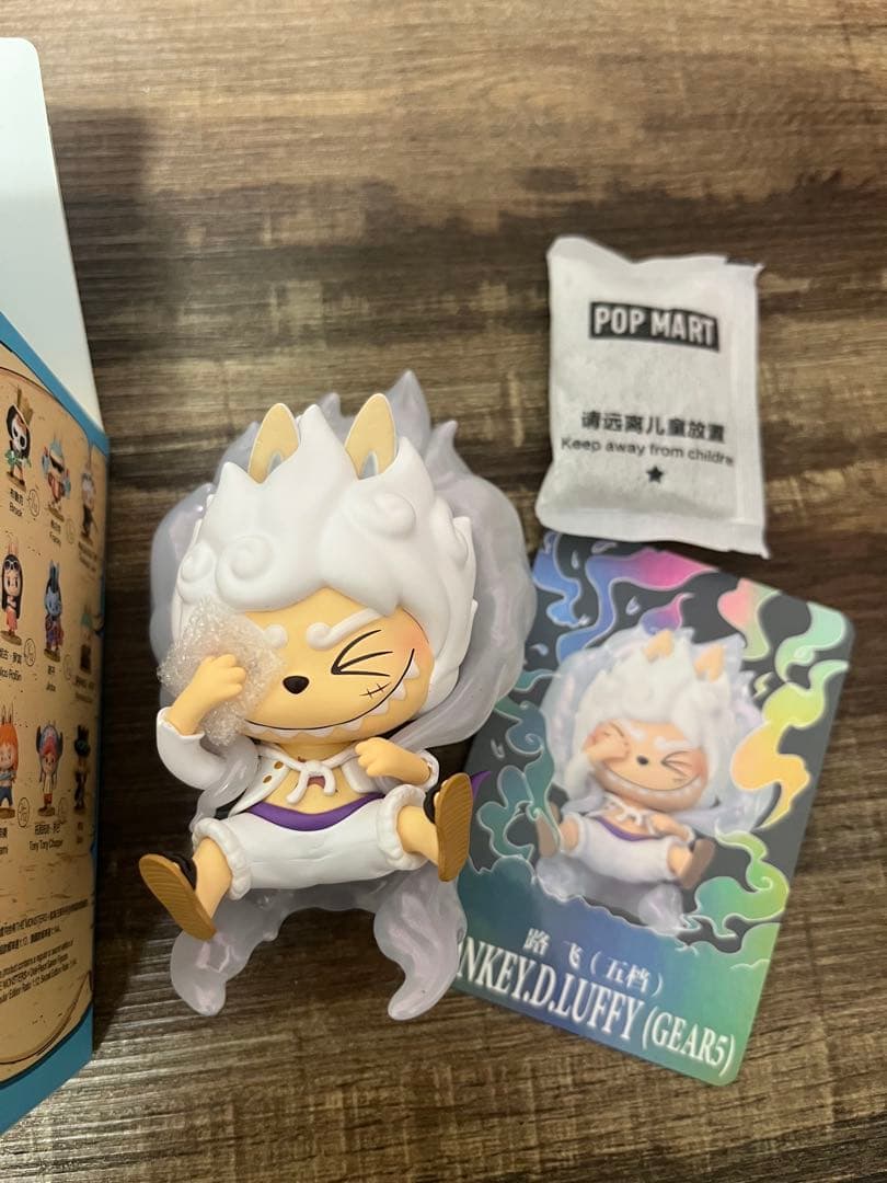 LABUBU ONEPIECE シークレ ット　ニカ　POPMART ワンピース