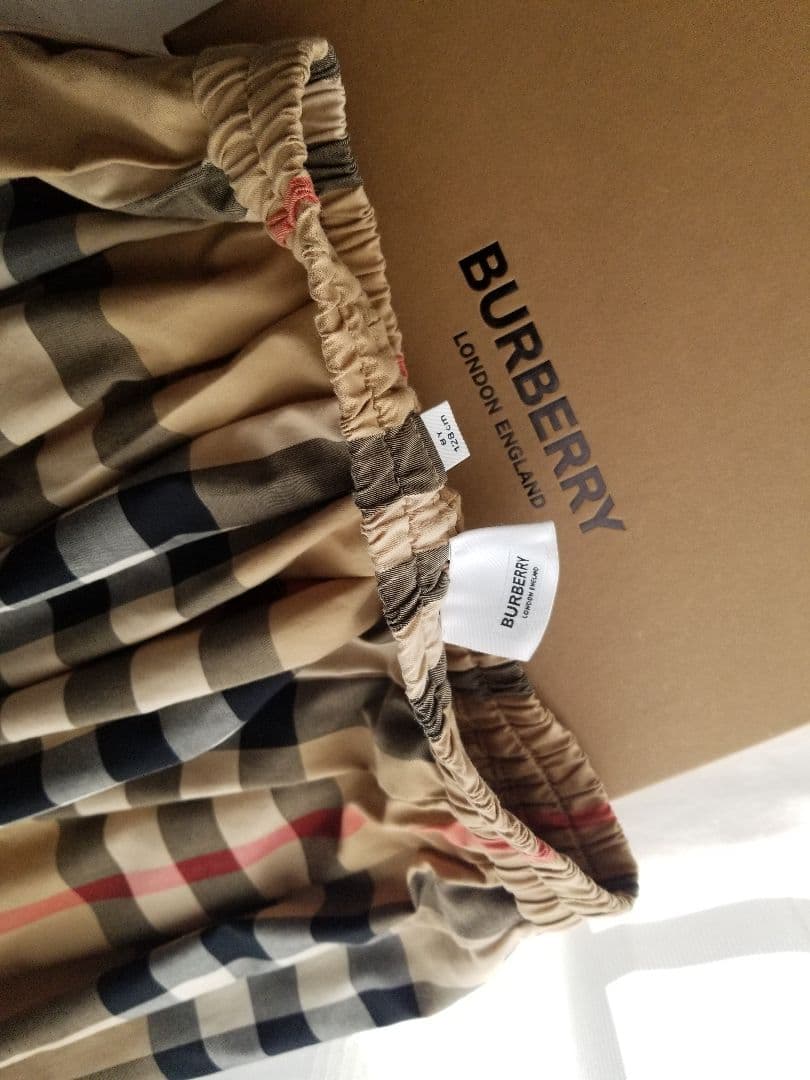 バーバリーキッズスカート 未使用近 美品 ノバチェック ベージュ140前後
