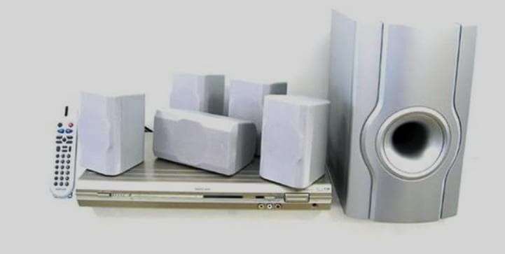 5.1ch 立体音、TVが大ホール重低音ドルビーシステムで視聴最高です。