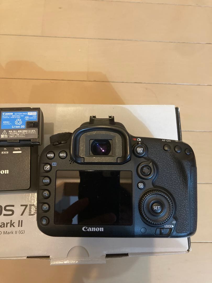 Canon EOS 7D Mark II 元箱あり　おまけ付き