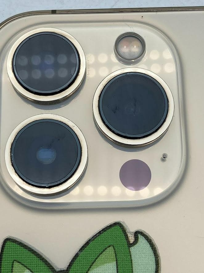 Apple iPhone 13 Pro 本体　ゴールド128GB