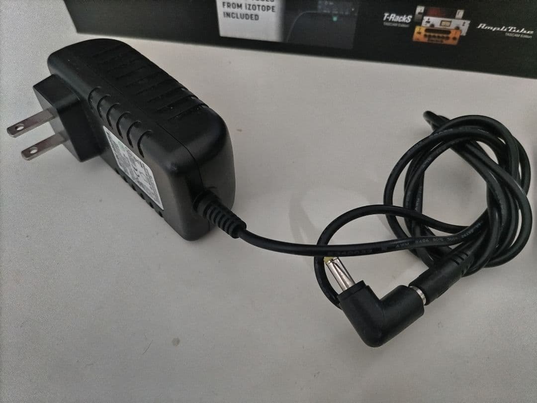 TASCAM SERIES 102i USBオーディオインターフェイス