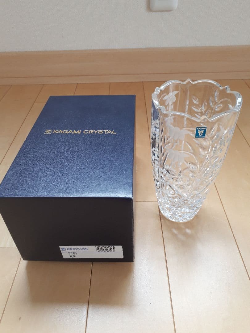 カガミクリスタル花瓶F701 メイドインスロバキア　クリスタル製　昭和レトロ