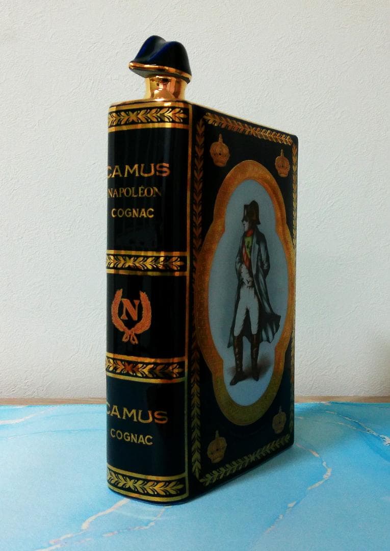 CAMUS　ナポレオン　コニャック　ブック　陶器ボトル　アンティーク　ボトルのみ