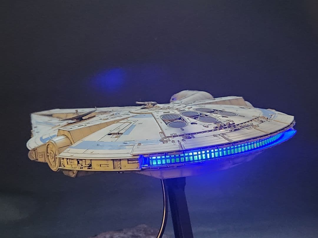 スター・ウォーズ ミレニアム・ファルコン(ランドVer.）塗装済み完成品