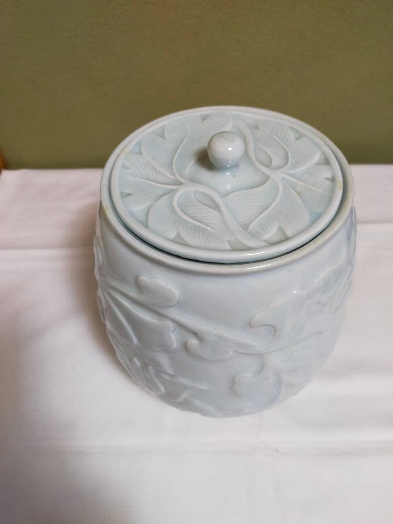 韓国 人間文化財(人間国宝) 池順鐸作 白磁陽刻高麗水差し