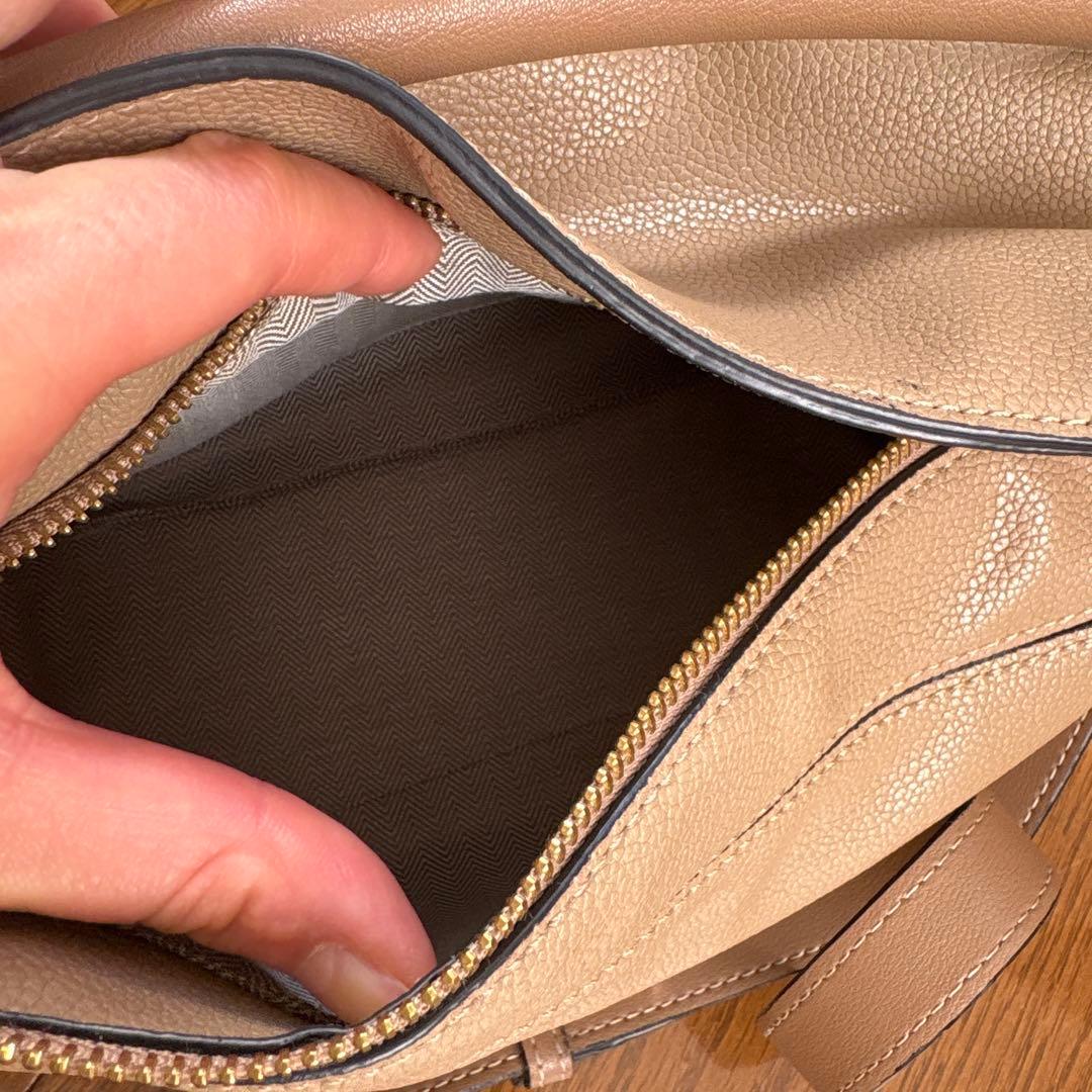 LOEWE ベージュ レザー ショルダーバッグ