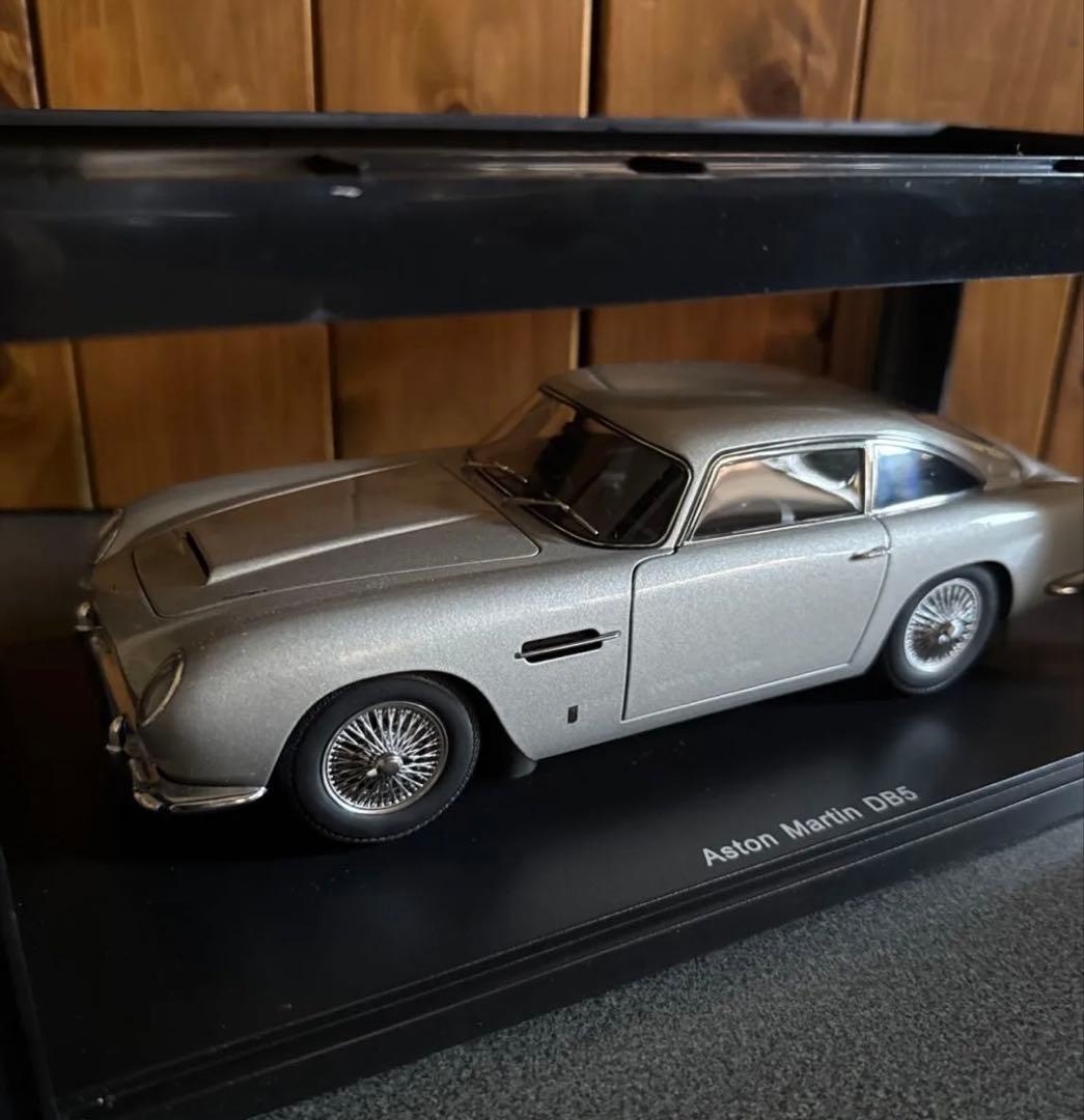 オートアート1/18 Aston Martin DB5